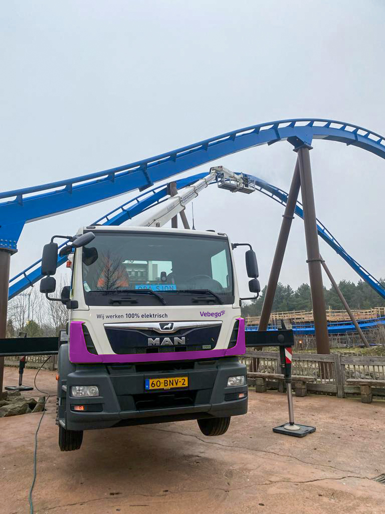 Toverland Fenix Achtbaan Reinigen Glas En Gevel (3)