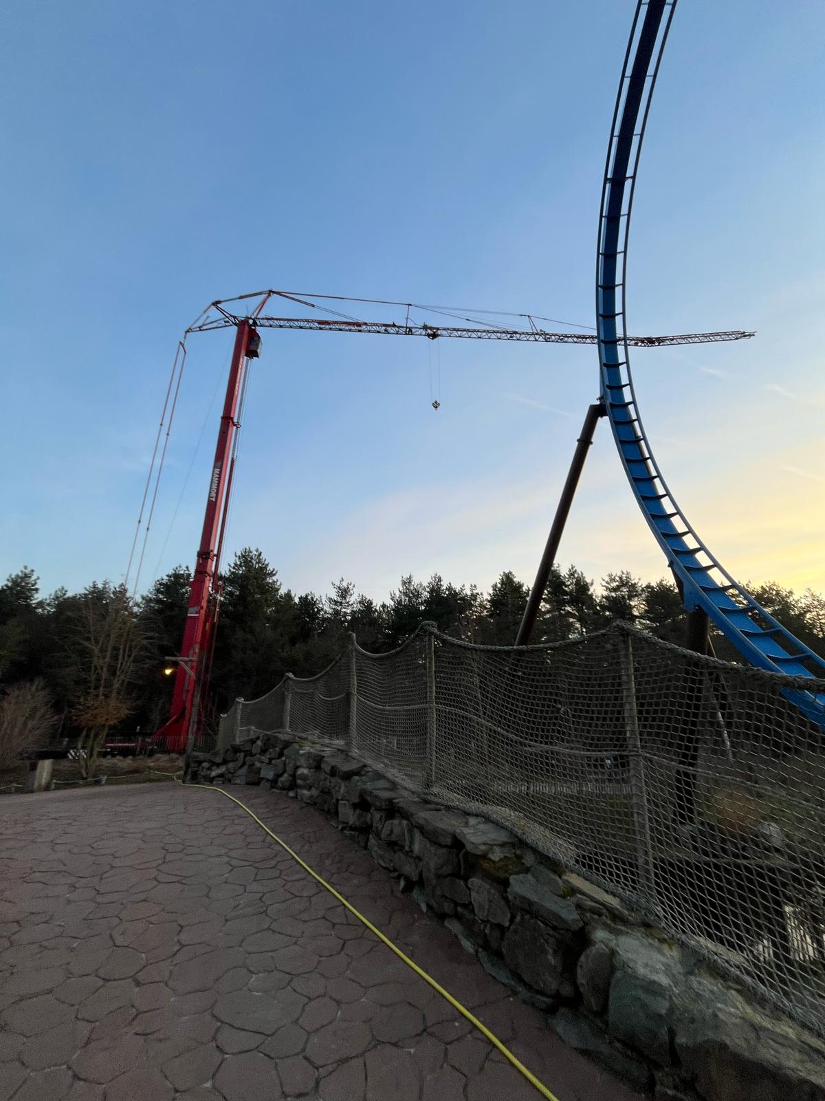 Toverland Fenix Achtbaan Reinigen Glas En Gevel (1)