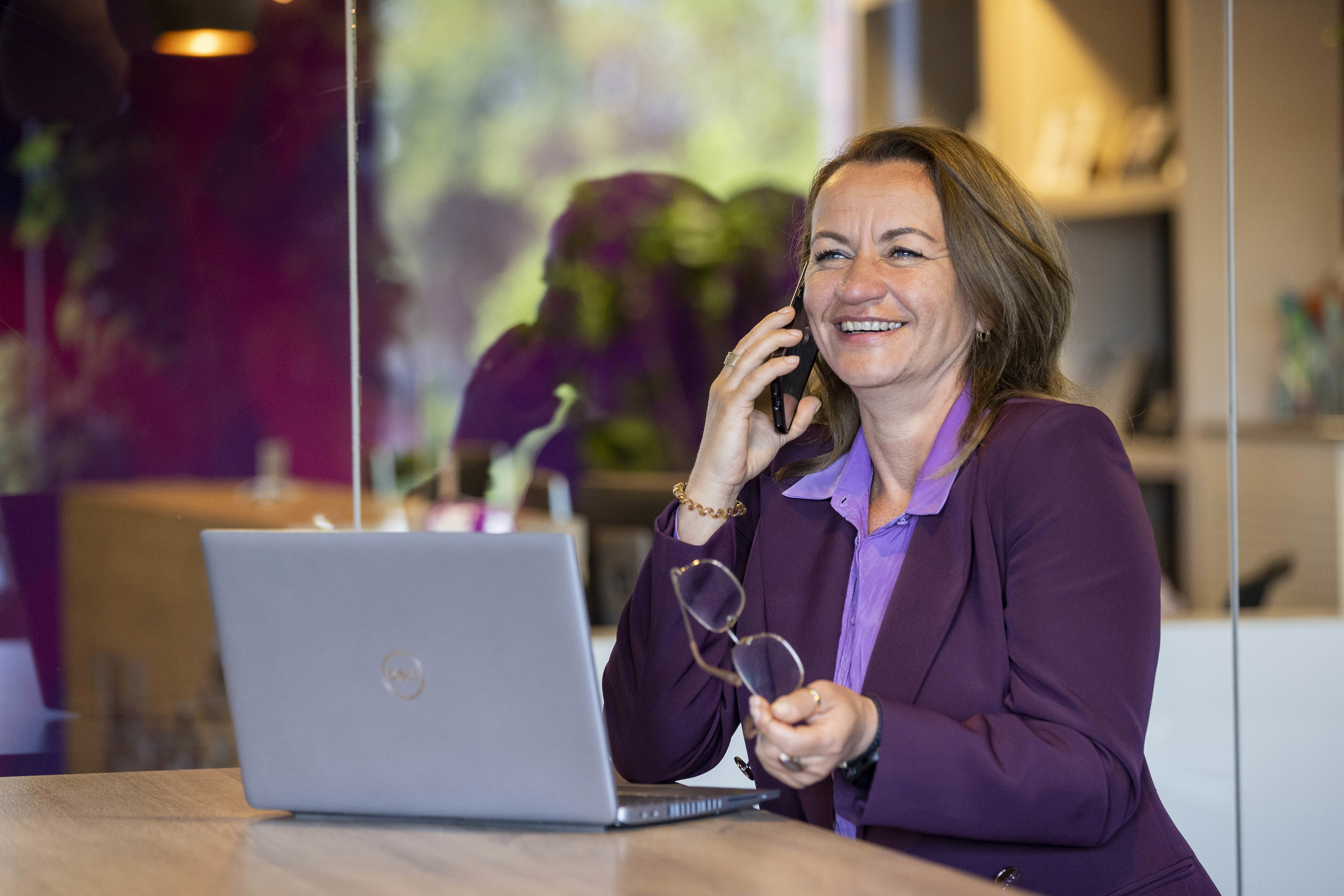 Projectmanager Achter Laptop Bellen