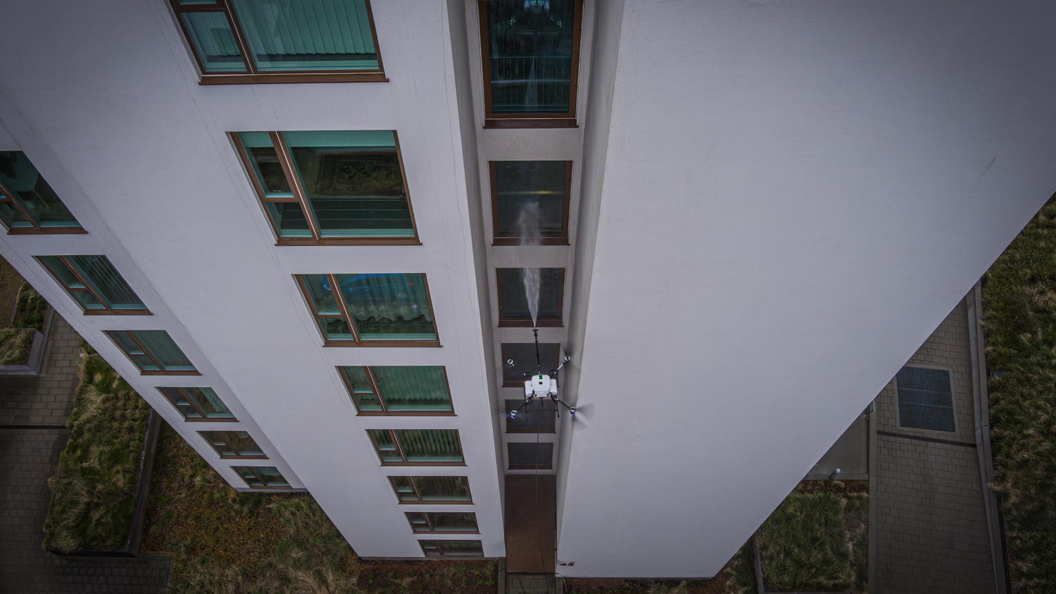 Hercules 20 High-Dra cleaning appartment (crepy) - 2.jpg