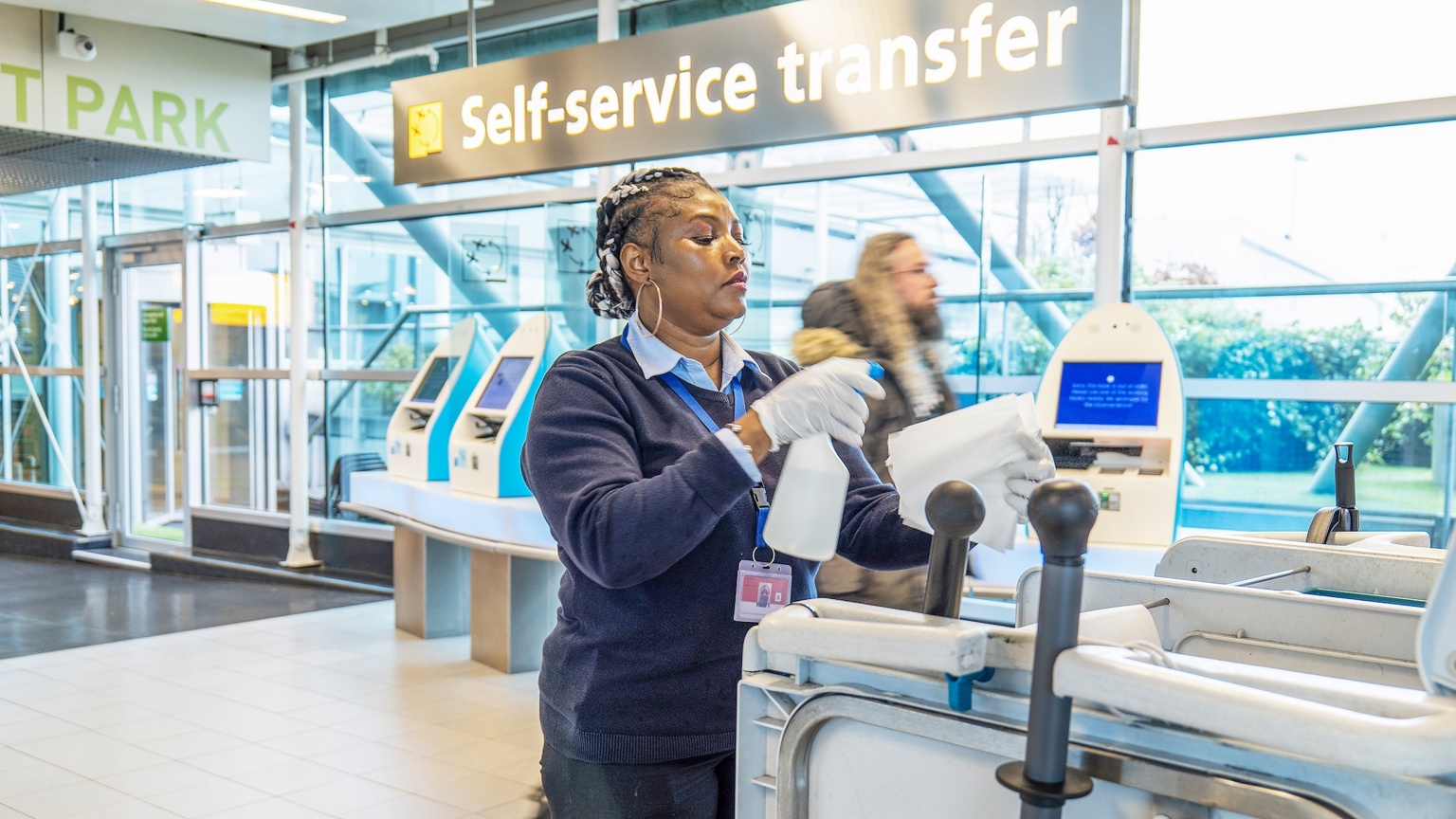 Schiphol Foto Schoonmaker Vebego
