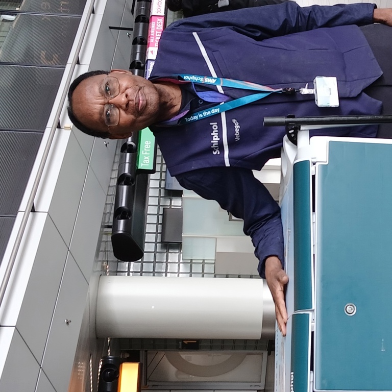 sharif_schiphol_6.jpg
