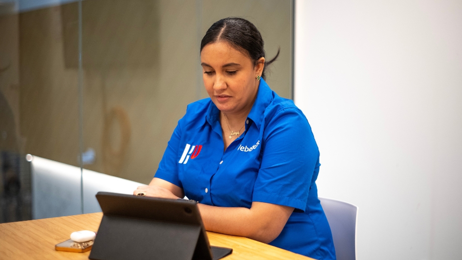 Lamiae Cruciale Schakel Hogeschool Utrecht Vebego Cleaning Services (6)