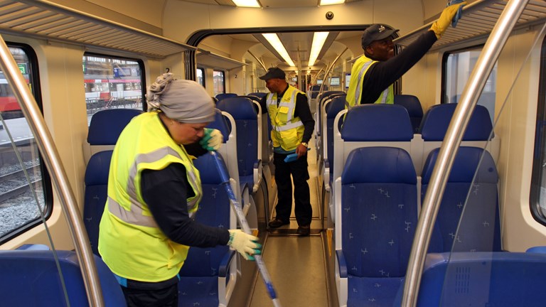 Schoonmaak openbaar vervoer Vebego Cleaning Services