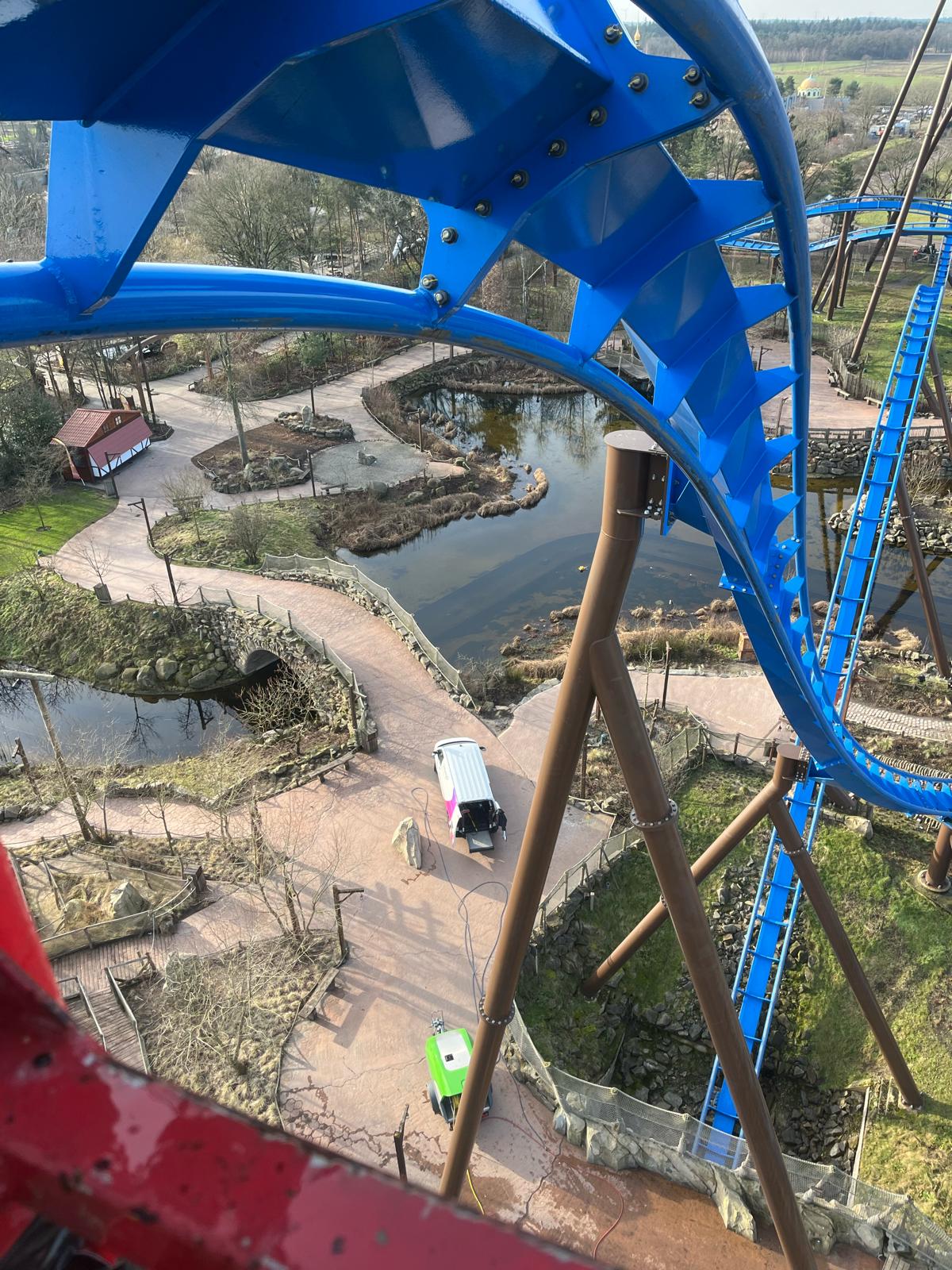 Toverland Fenix Achtbaan Reinigen Glas En Gevel (2)
