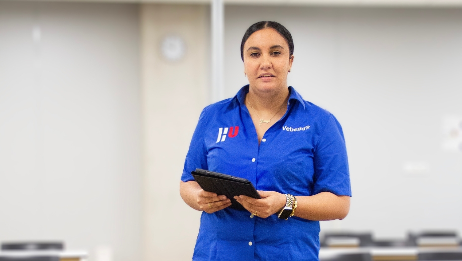 Lamiae Cruciale Schakel Hogeschool Utrecht Vebego Cleaning Services (7)